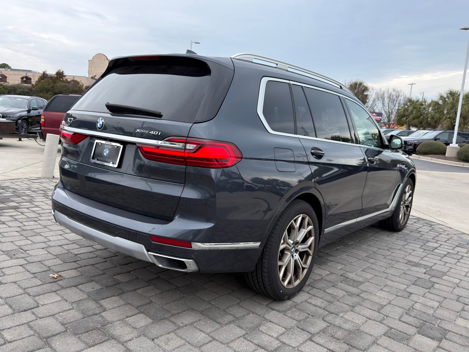 Used 2022 BMW X7 xDrive40i w/ Premium Package image 9