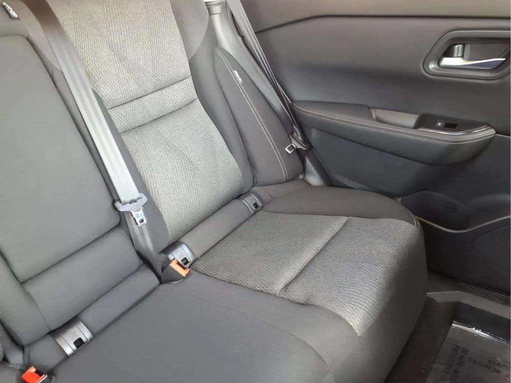 Certified 2024 Nissan Rogue SV FWD image 18