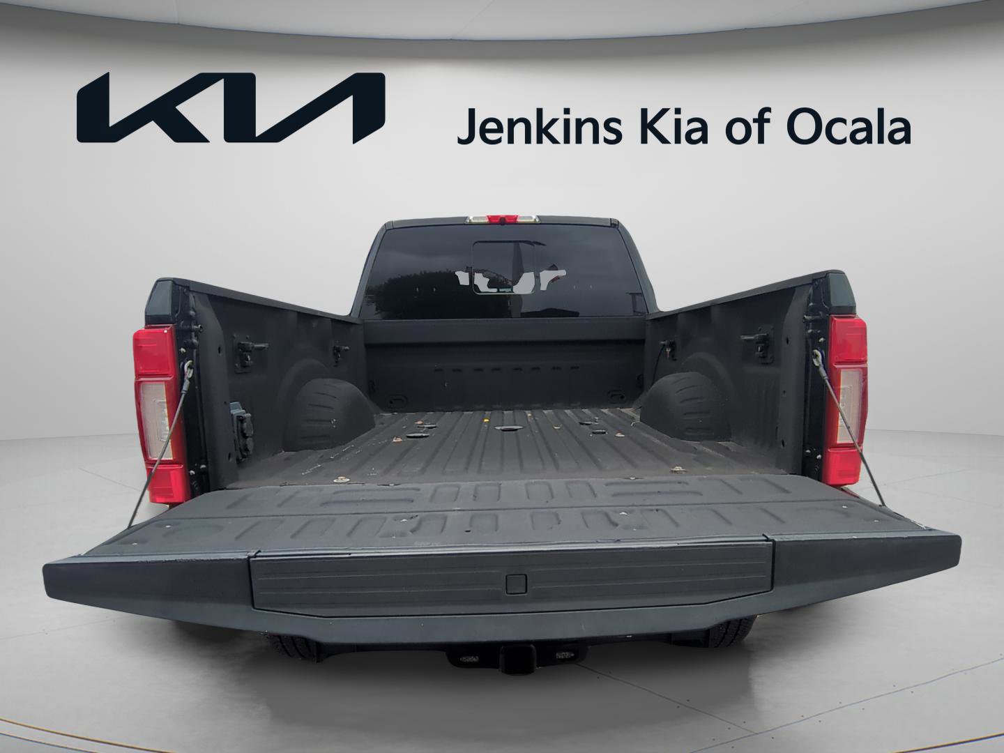 Used 2020 Ford F250 Platinum image 9