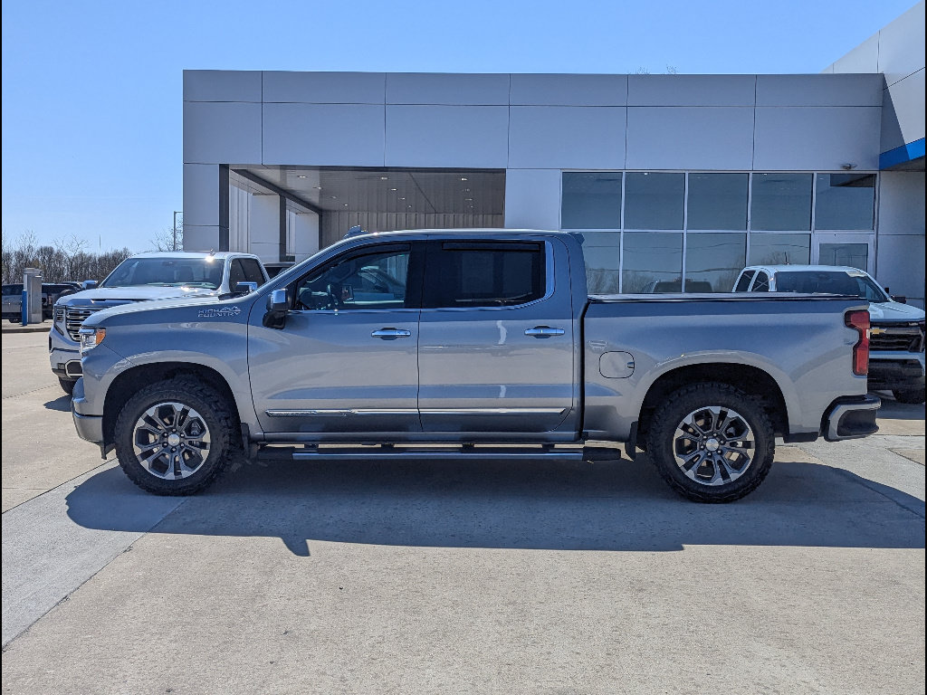 Used 2024 Chevrolet Silverado 1500 High Country w/ Technology Package AWD/4WD image 9