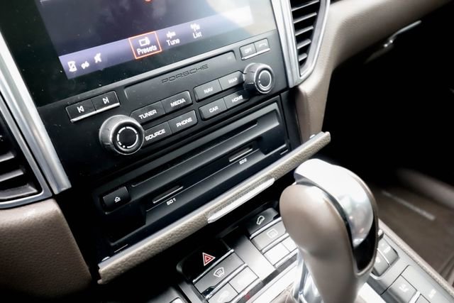 Used 2018 Porsche Macan Base image 58