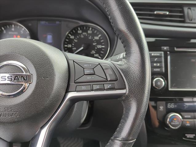 Used 2019 Nissan Rogue SV image 15