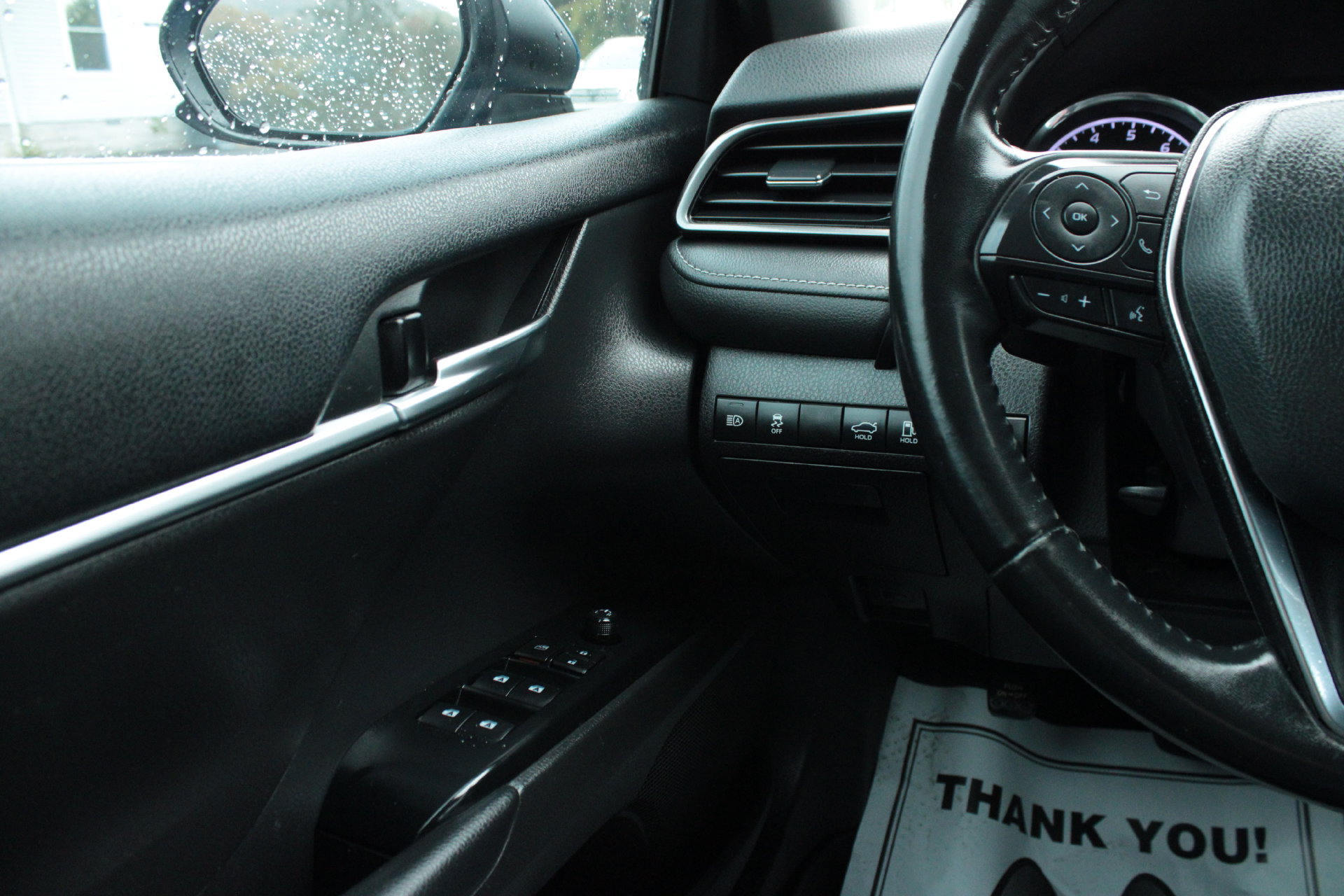 Used 2020 Toyota Camry SE FWD image 21