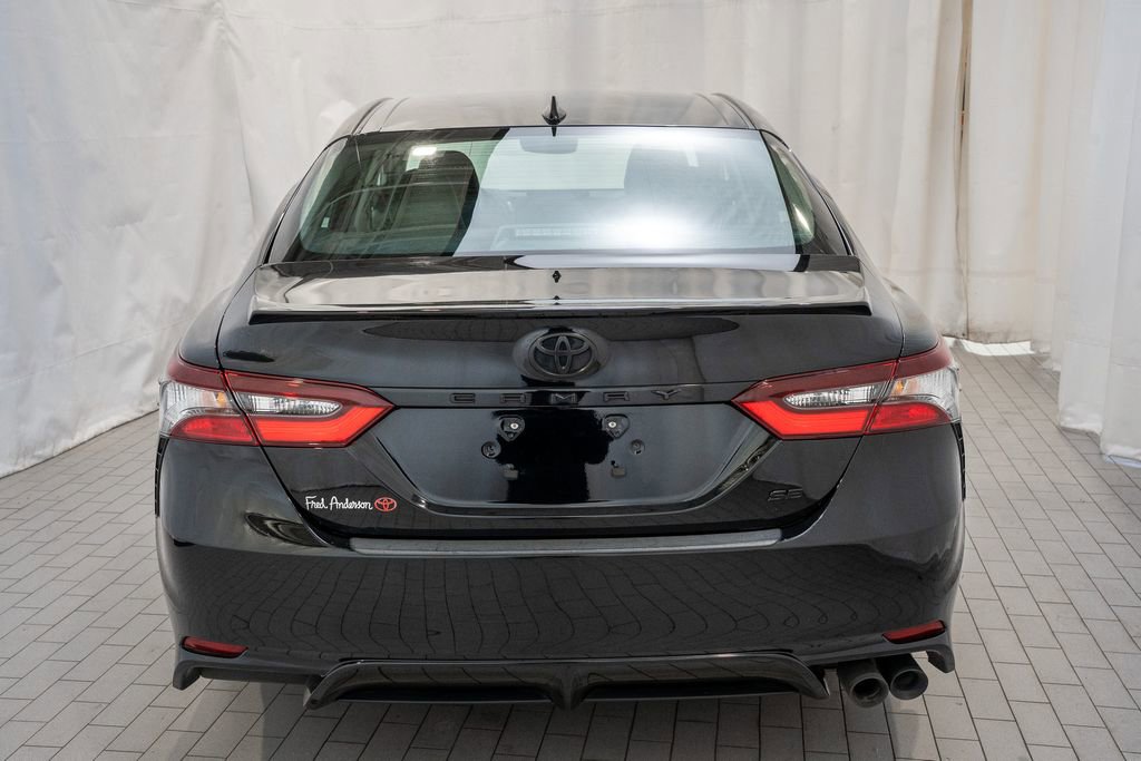 Used 2024 Toyota Camry SE image 4