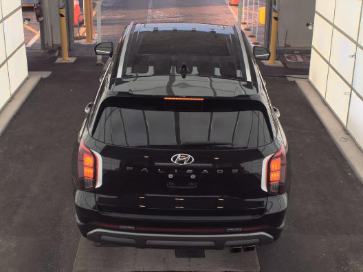 Used 2023 Hyundai Palisade Limited w/ Winter Package FWD image 6