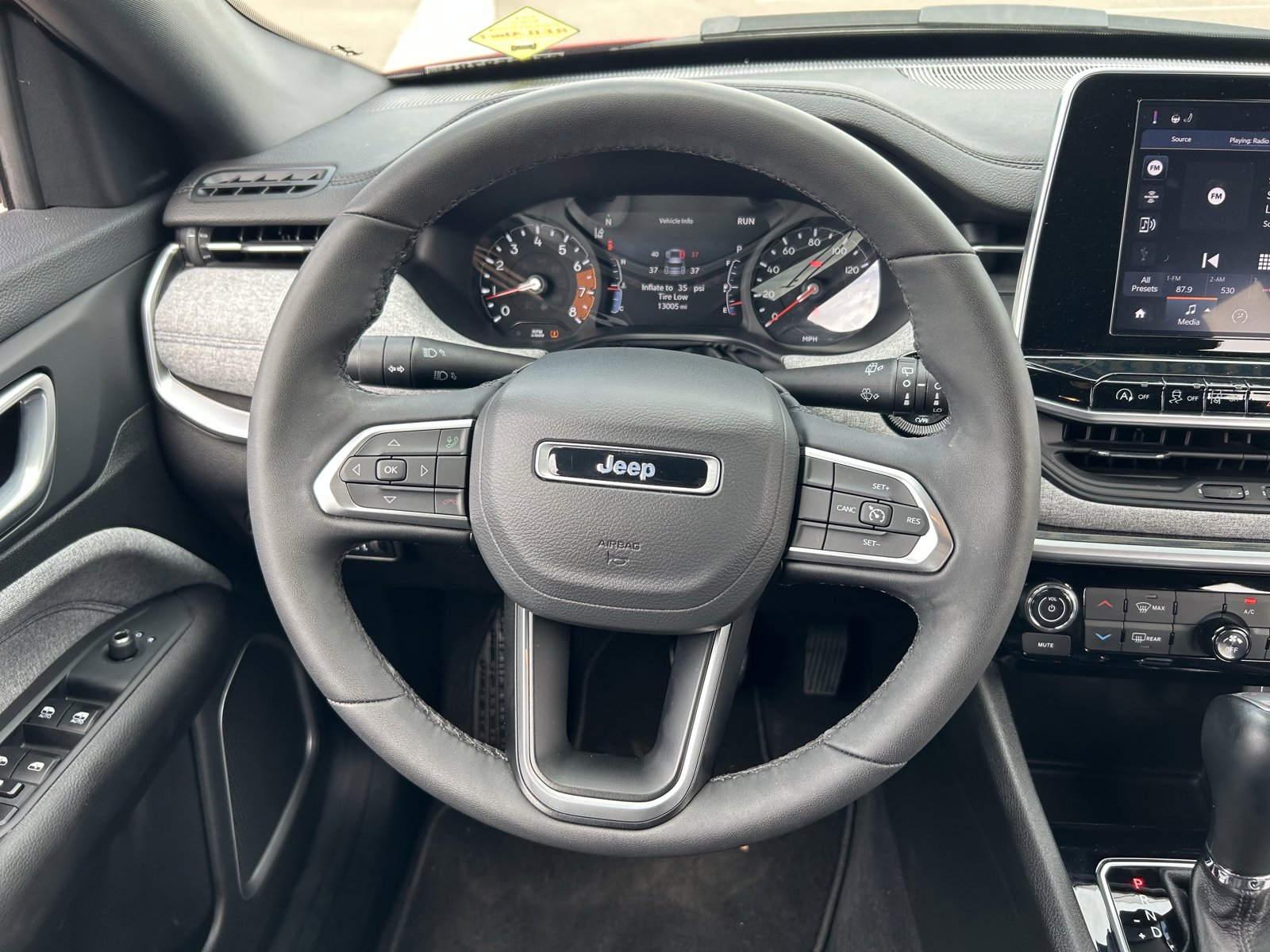 Used 2025 Jeep Compass Latitude AWD/4WD image 22