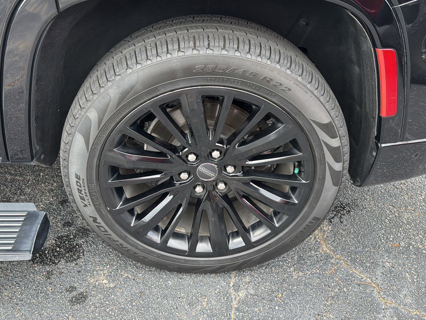 Used 2022 Jeep Grand Wagoneer Series III w/ Rear Seat Video Group 1 image 36