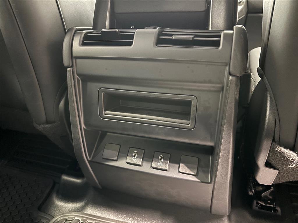 Used 2026 Land Rover Defender 110 S image 38