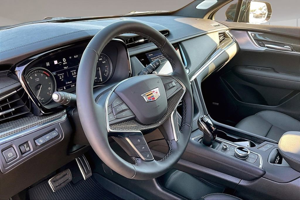 New 2026 Cadillac XT5 Sportv w/ LPO, Floor Liner Package AWD/4WD image 6