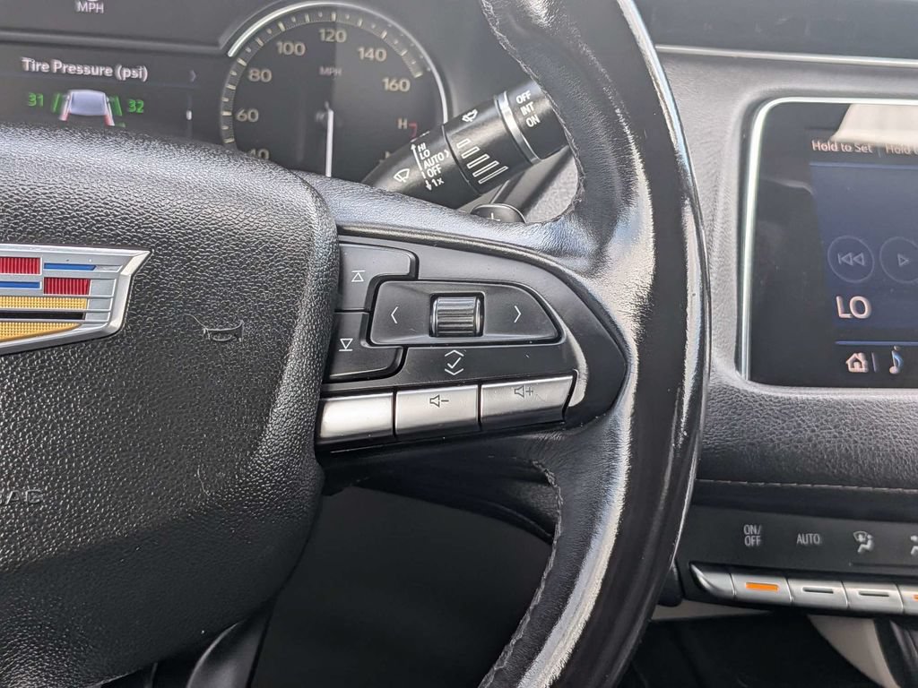 Used 2021 Cadillac XT4 Premium Luxury FWD image 24