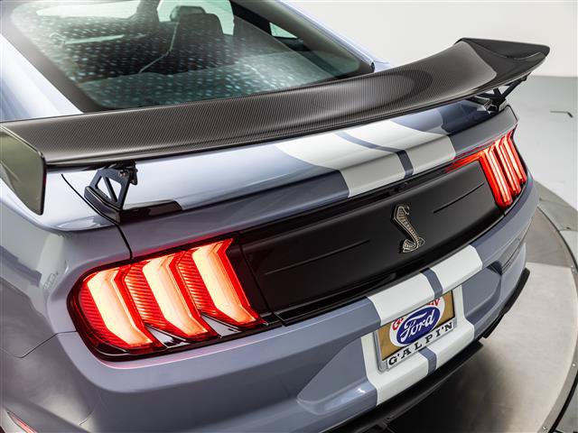 Used 2022 Ford Mustang Shelby GT500 w/ Carbon Fiber Track Pack RWD image 16