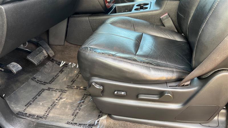 Used 2013 Chevrolet Avalanche LT RWD image 31
