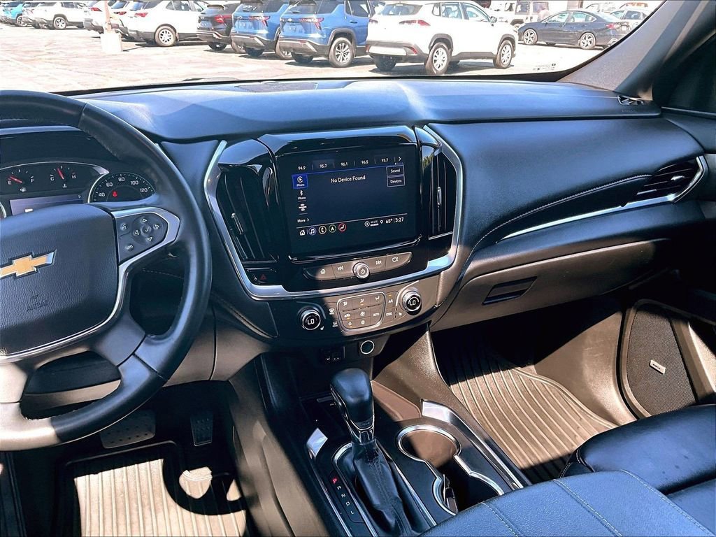 Used 2023 Chevrolet Traverse LT w/ LT Premium Package AWD/4WD image 18