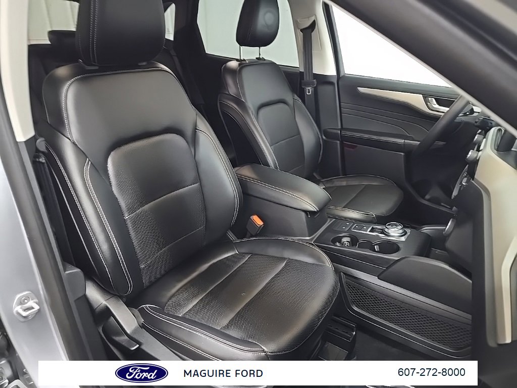 Used 2022 Ford Escape SEL w/ Technology Package image 17
