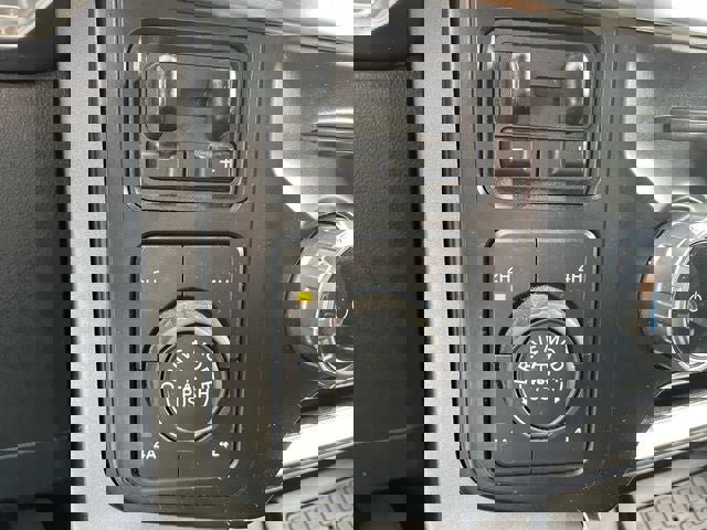 Used 2023 Ford F150 Lariat w/ Equipment Group 502A High image 21