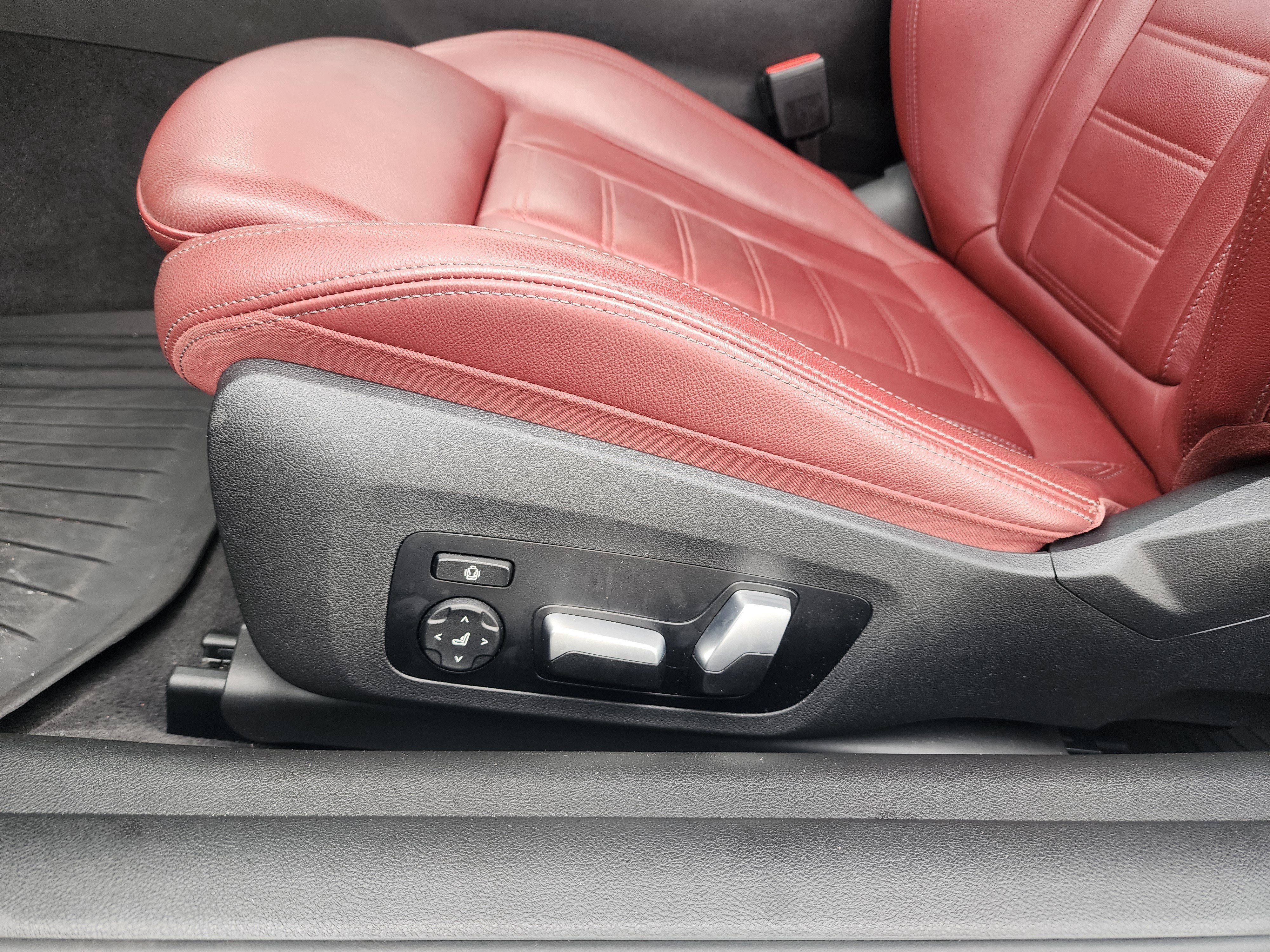 Used 2022 BMW M440i Convertible w/ Premium Package image 21