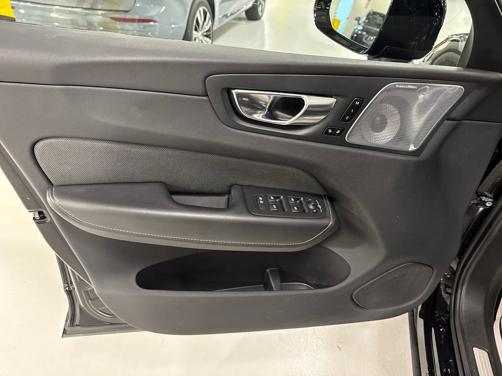 Certified 2023 Volvo XC60 T8 Polestar AWD/4WD image 9