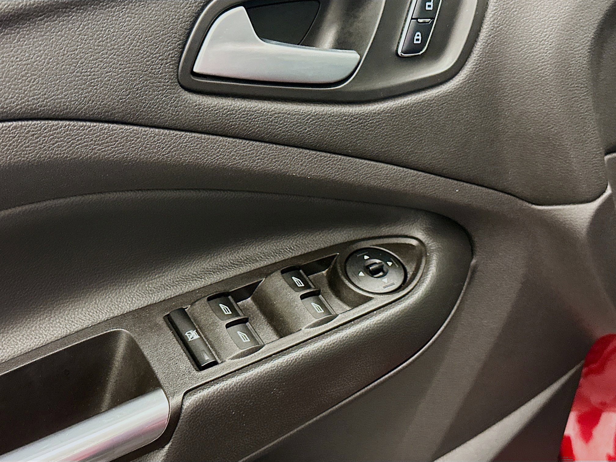 Used 2015 Ford Escape SE image 15