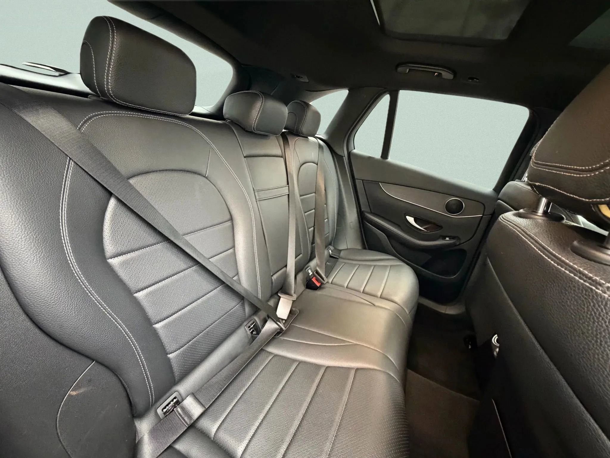 Used 2021 Mercedes-Benz GLC 300 4MATIC image 12