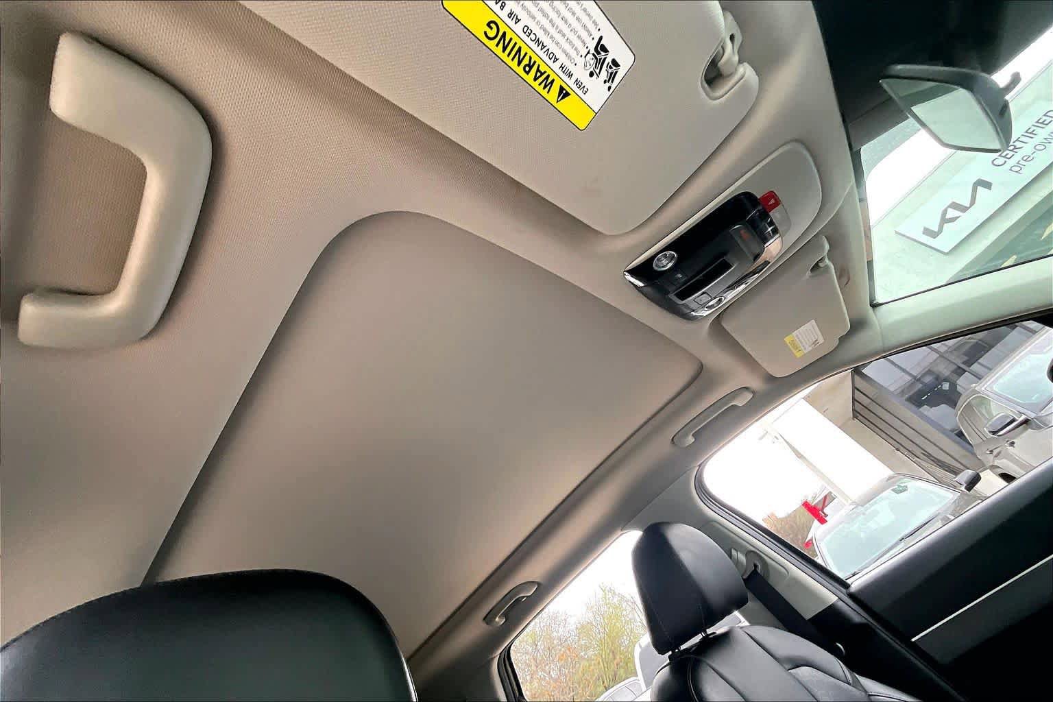Used 2022 Kia Sorento EX w/ Panoramic Sunroof Package image 14