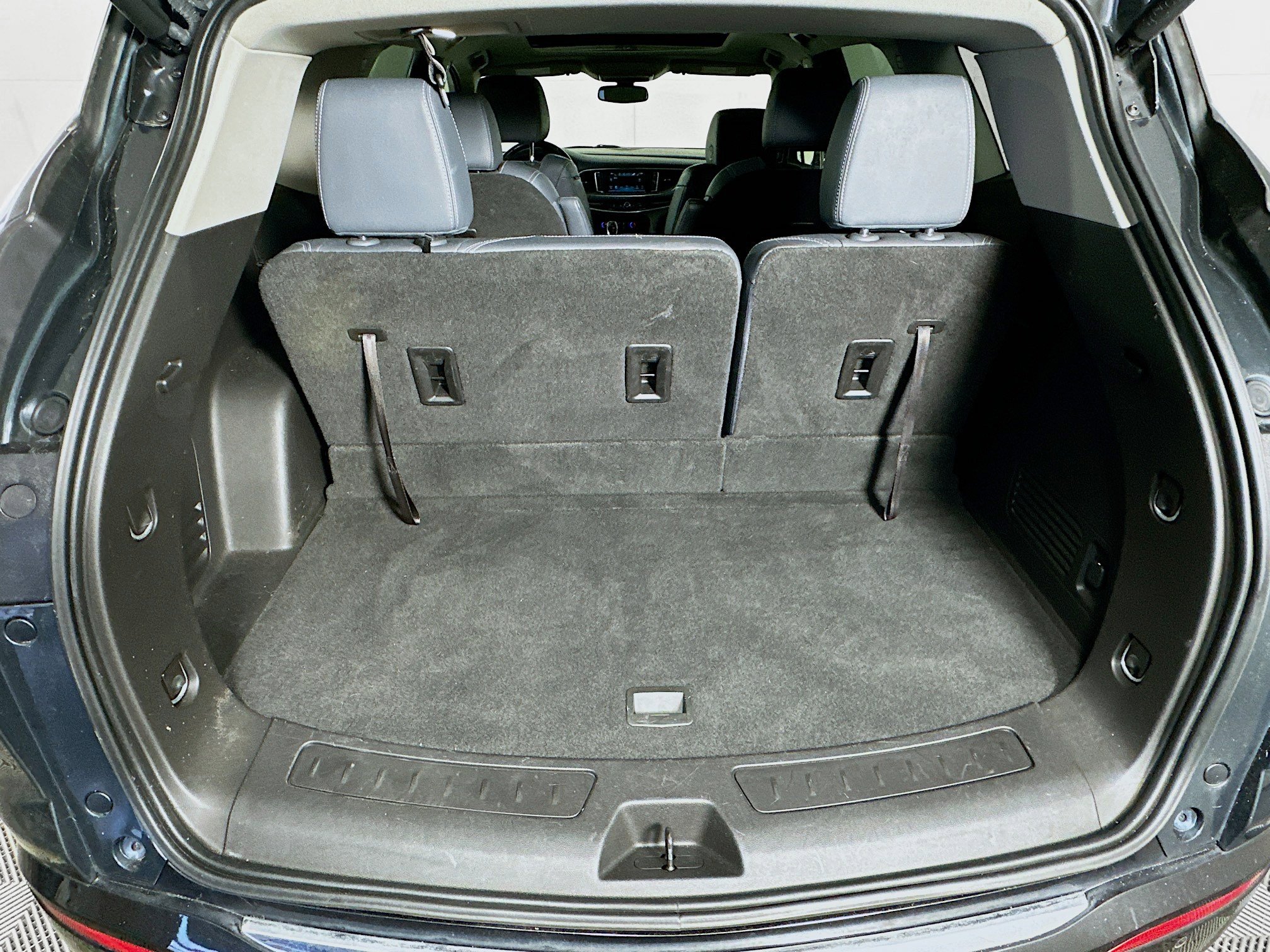 Used 2019 Buick Enclave Essence FWD image 29
