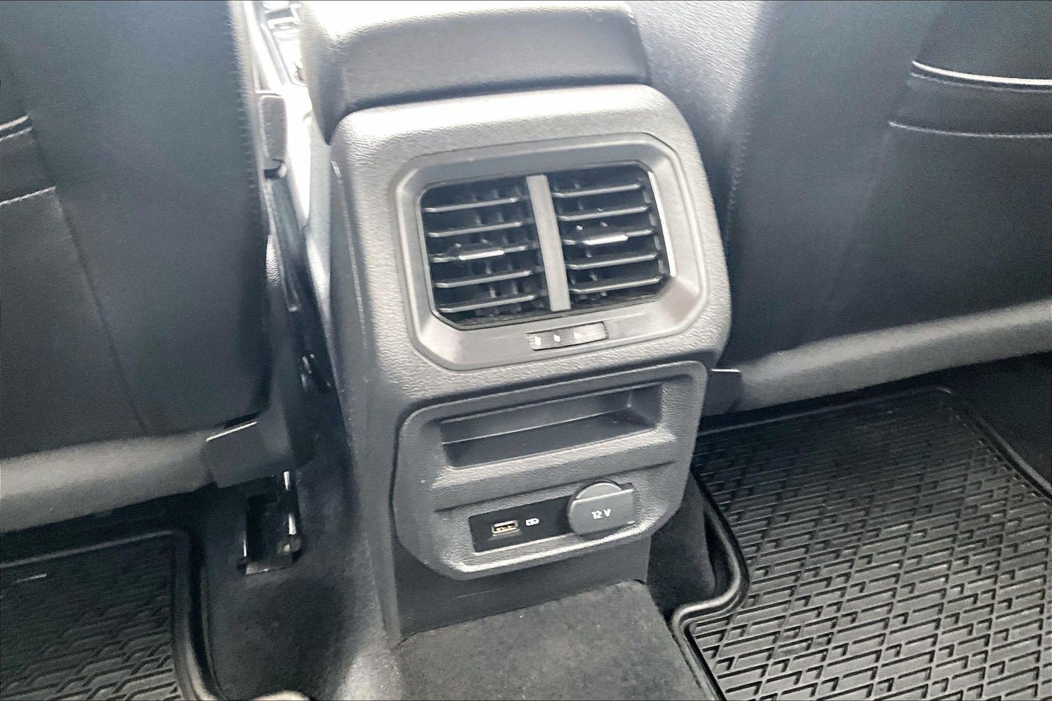 Used 2019 Volkswagen Tiguan SE AWD/4WD image 30