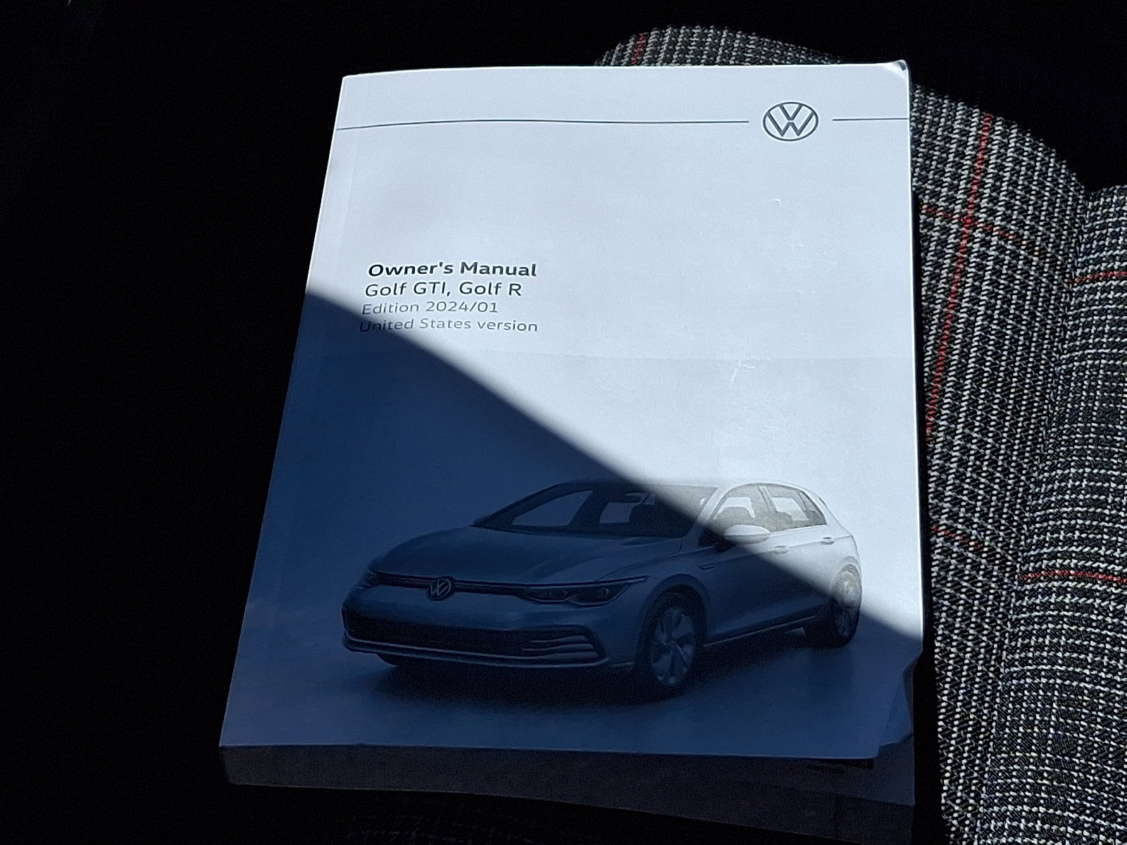 Used 2024 Volkswagen GTI SE FWD image 25
