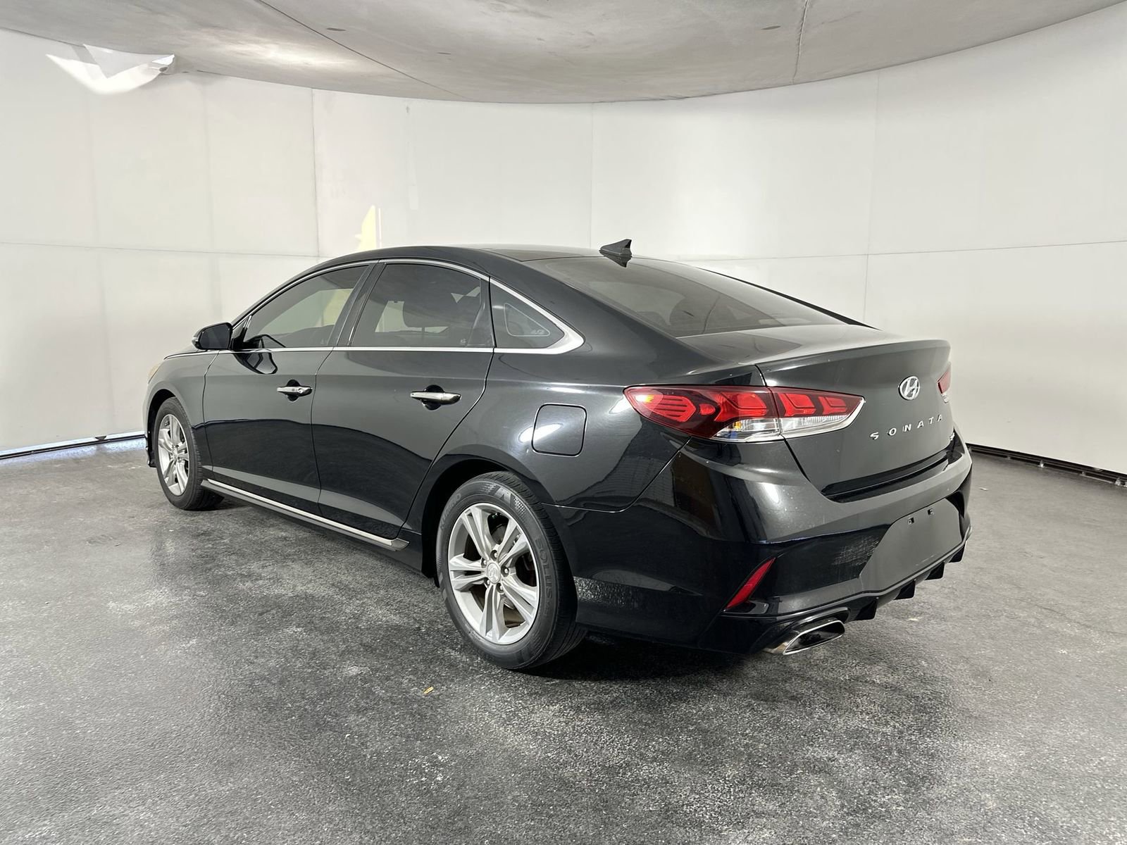 Used 2018 Hyundai Sonata Sport w/ Cargo Package image 9