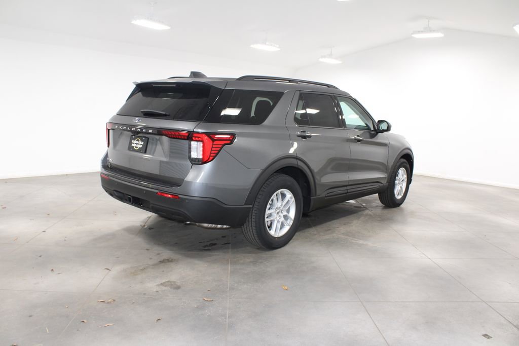 New 2026 Ford Explorer Active image 8