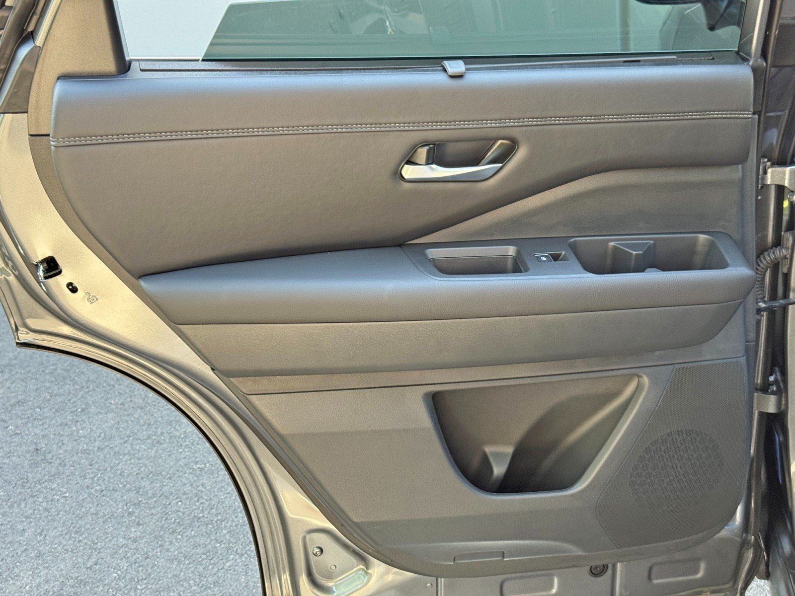 Used 2025 Nissan Pathfinder Platinum w/ Cargo Package AWD/4WD image 41