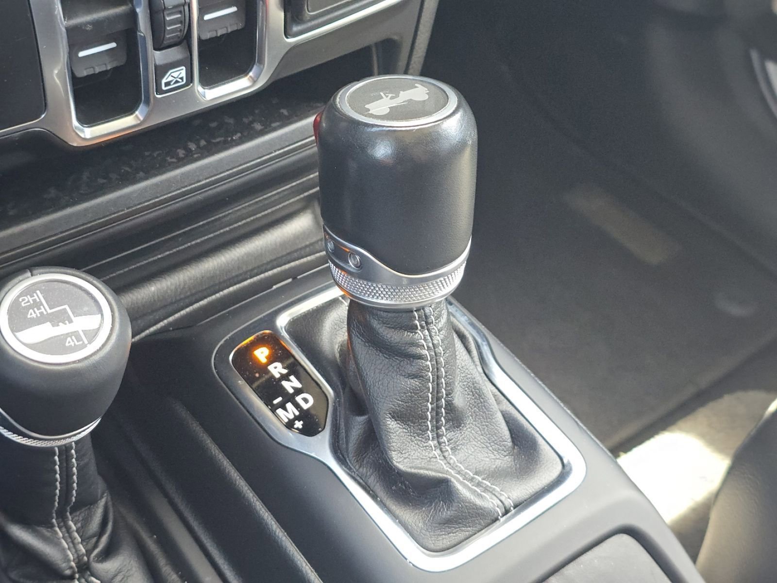 Used 2021 Jeep Wrangler Unlimited Sahara w/ Uconnect 4C Nav & Sound Group AWD/4WD image 23