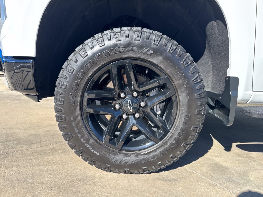 Used 2023 Chevrolet Silverado 1500 Custom Trail Boss AWD/4WD image 23
