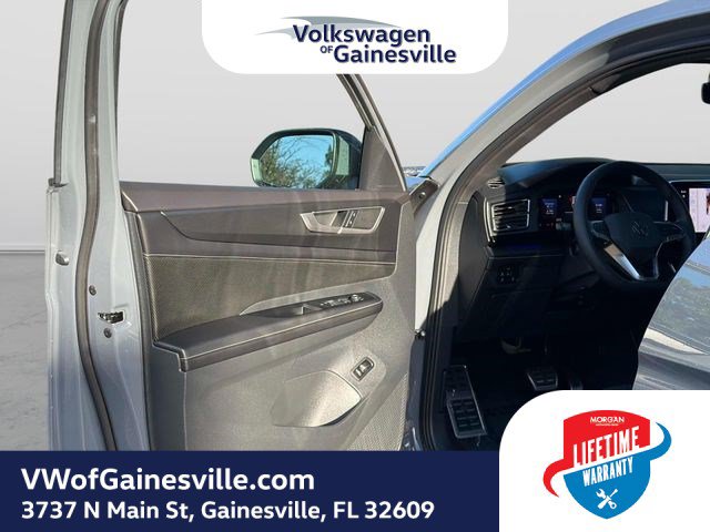 Certified 2024 Volkswagen Atlas Cross Sport SEL R-Line AWD/4WD image 16