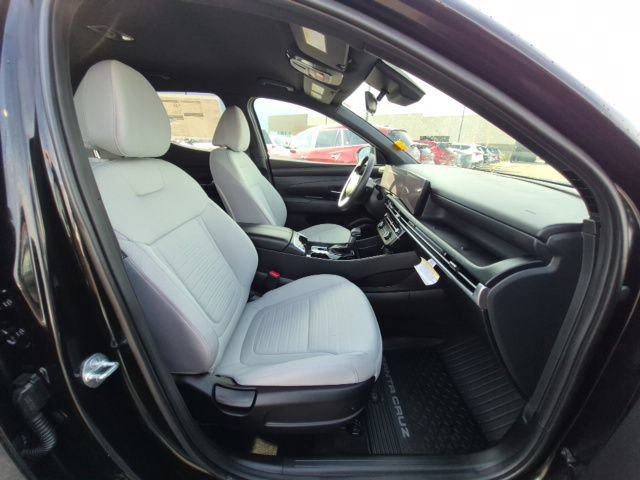 Used 2025 Hyundai Santa Cruz SE AWD/4WD image 18