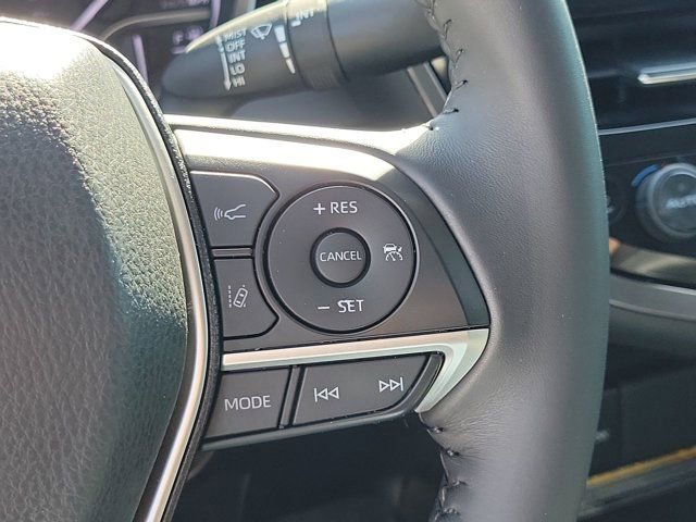 Used 2021 Toyota Camry XLE w/ Navigation Upgrade Package image 33