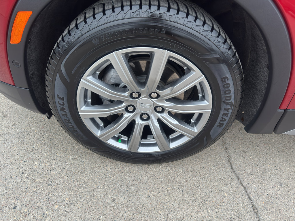 Used 2023 Cadillac XT4 Premium Luxury w/ Technology Package AWD/4WD image 12