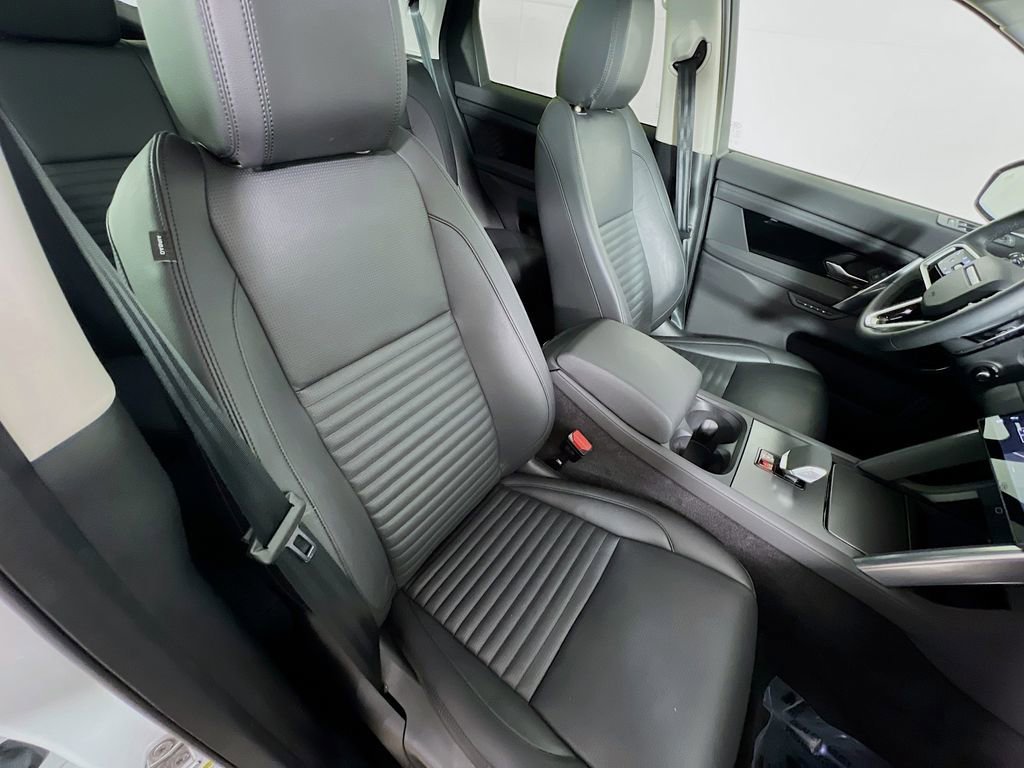 Certified 2025 Land Rover Discovery Sport S image 30