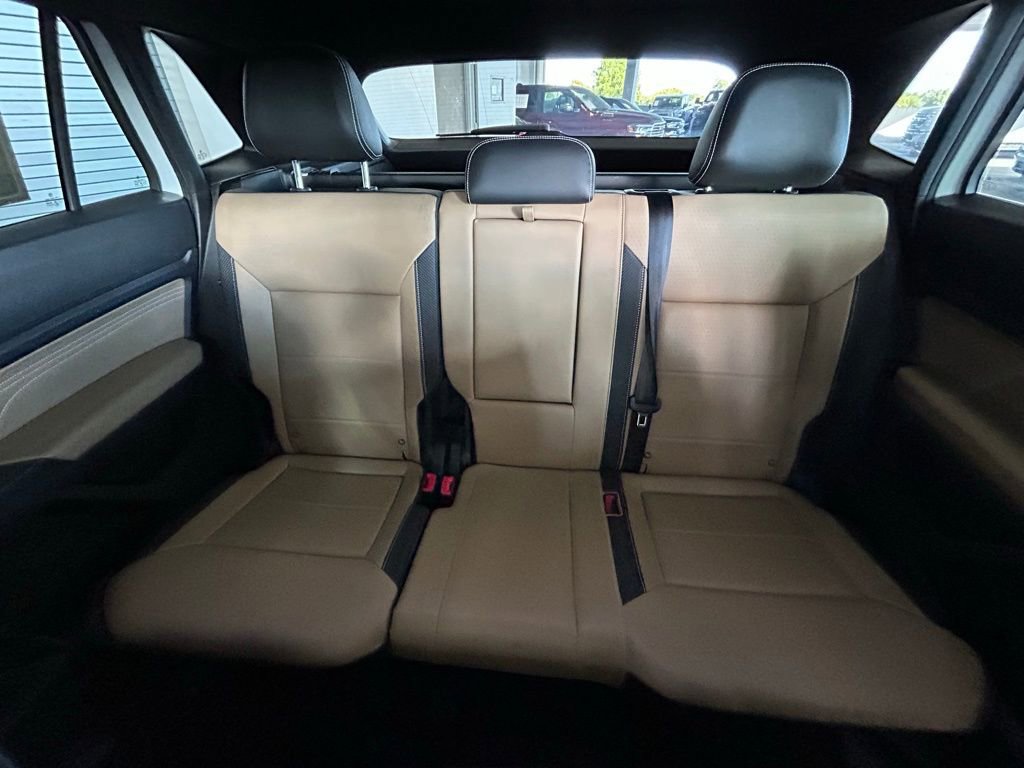 Used 2022 Volkswagen Atlas Cross Sport SE w/ Black Wheel Package image 13