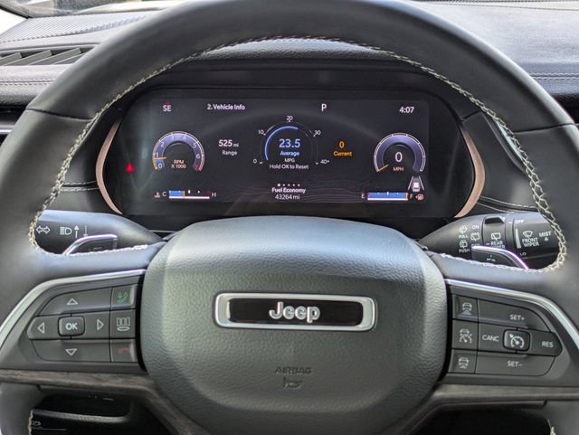 Used 2024 Jeep Grand Cherokee Limited AWD/4WD image 28