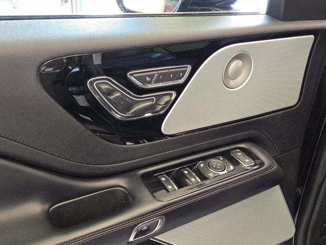 Used 2020 Lincoln Aviator Reserve w/ Equipment Group 202A AWD/4WD image 23