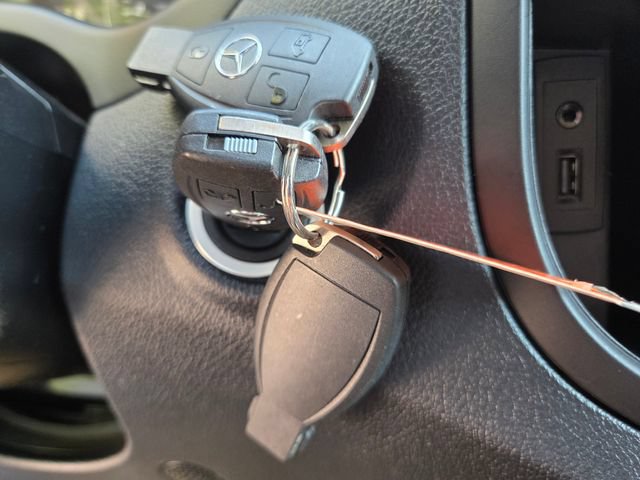 Used 2020 Mercedes-Benz Metris Passenger w/ Premium Safety Package image 27