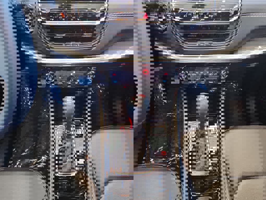 Used 2024 Jeep Compass Limited w/ High Altitude Package image 17