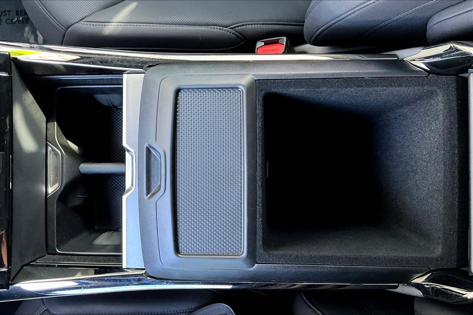 Used 2025 Land Rover Range Rover Sport SE image 32