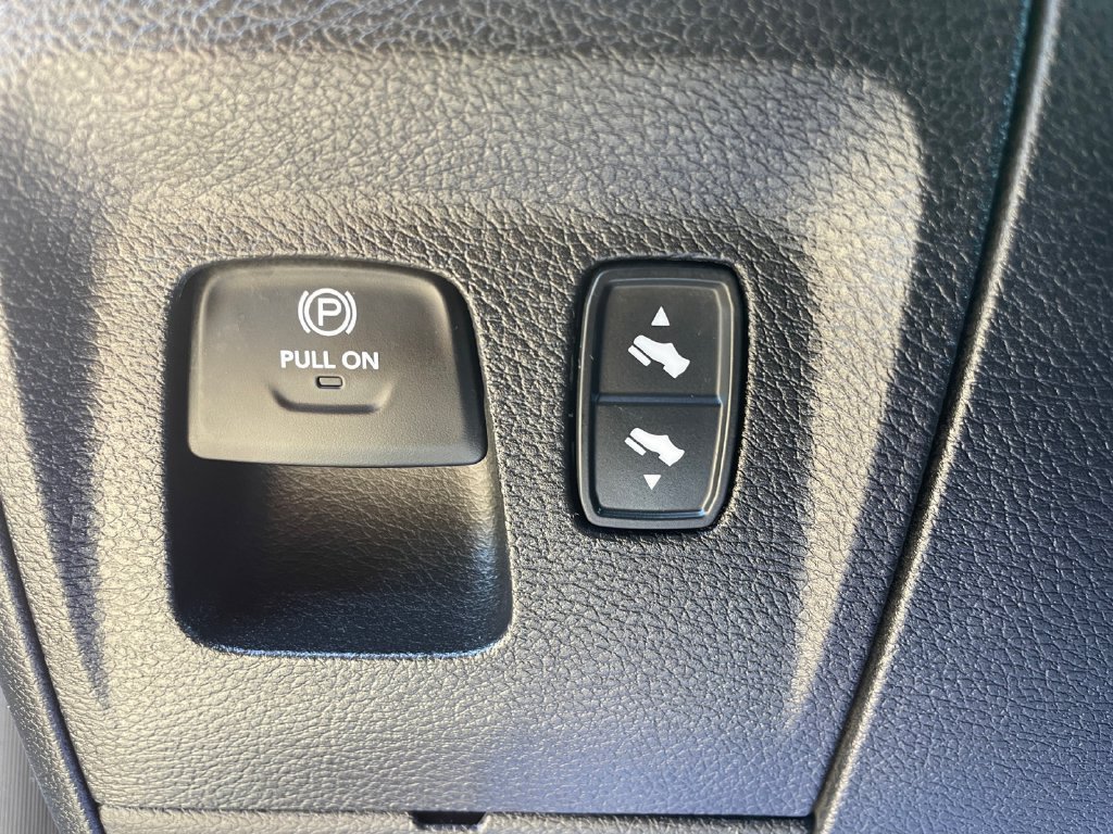 Used 2026 RAM 1500 Laramie AWD/4WD image 36