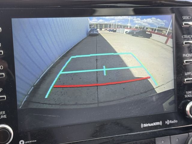 Used 2022 Toyota Highlander XLE image 18