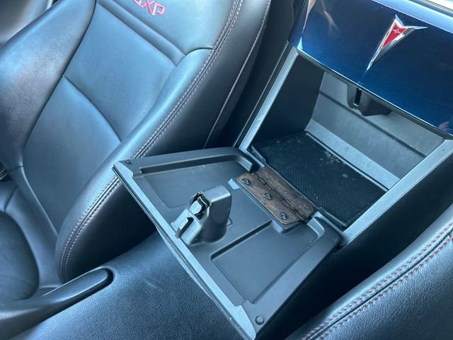 Used 2008 Pontiac Solstice GXP w/ Premium Package image 18