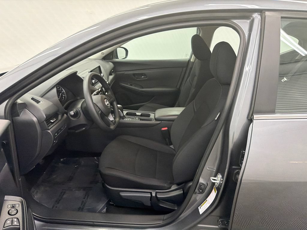 Used 2025 Nissan Sentra S FWD image 9