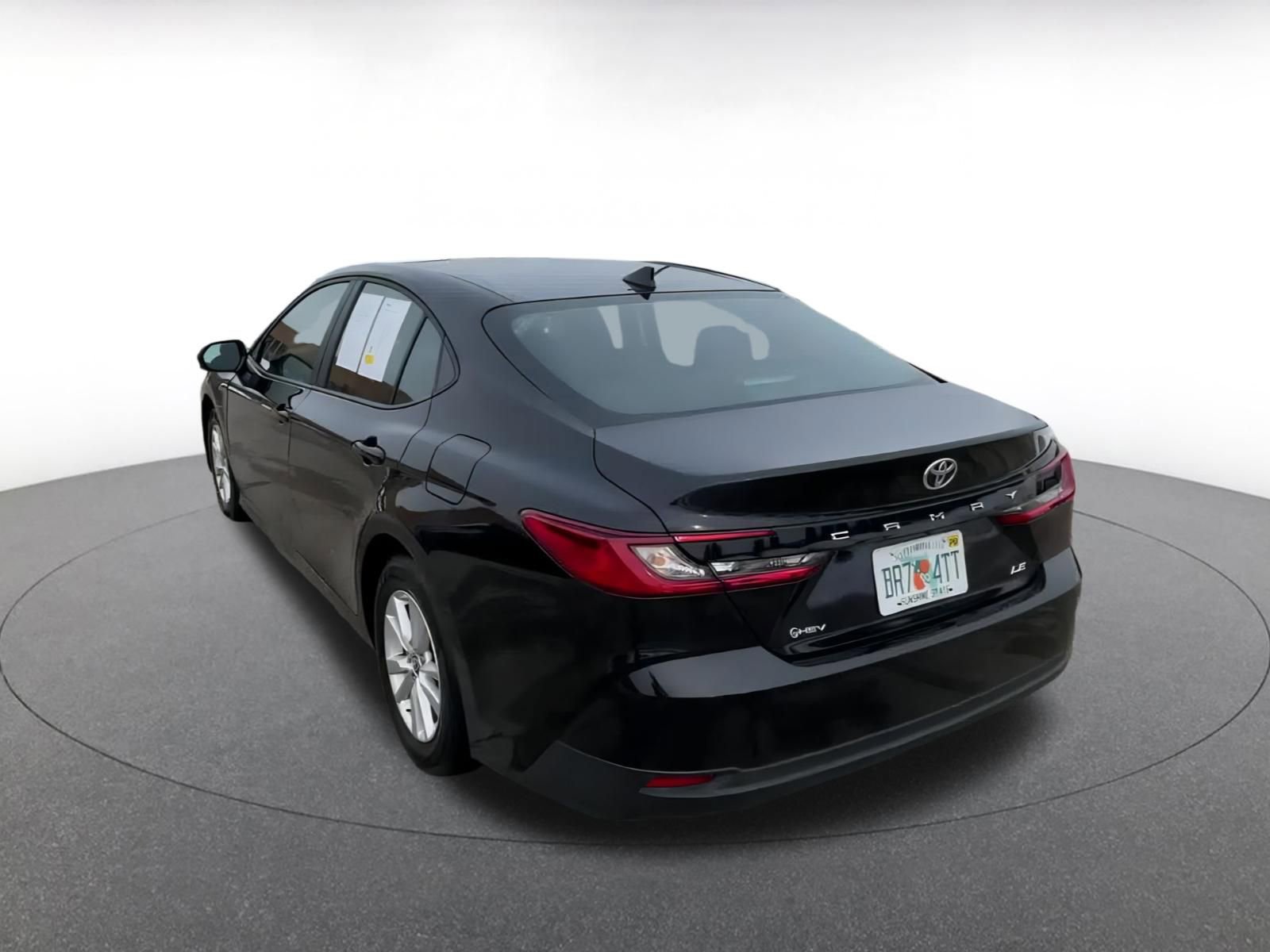 Used 2025 Toyota Camry LE image 11