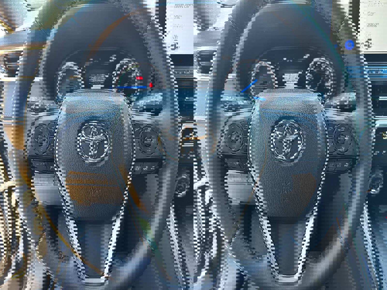 Used 2023 Toyota Venza XLE image 25