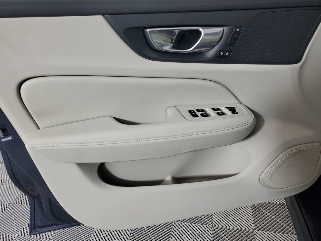 Certified 2026 Volvo V60 B5 Cross Country Plus w/ Protection Package Premier image 21